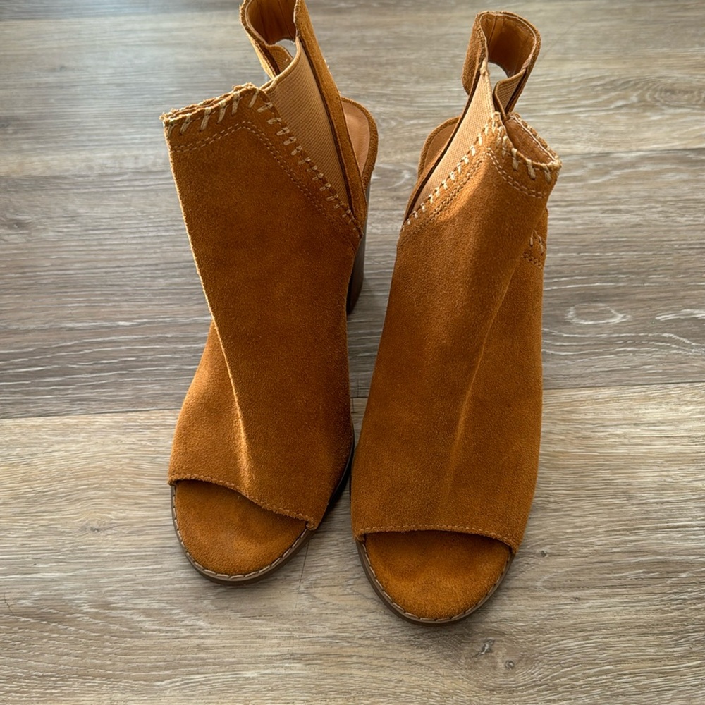 Urban Outfitters Heels
